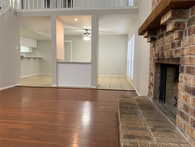 Building Photo - 2 Goldthread Ct