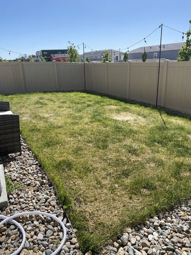 Building Photo - 3 bedroom - Samaritan Loop