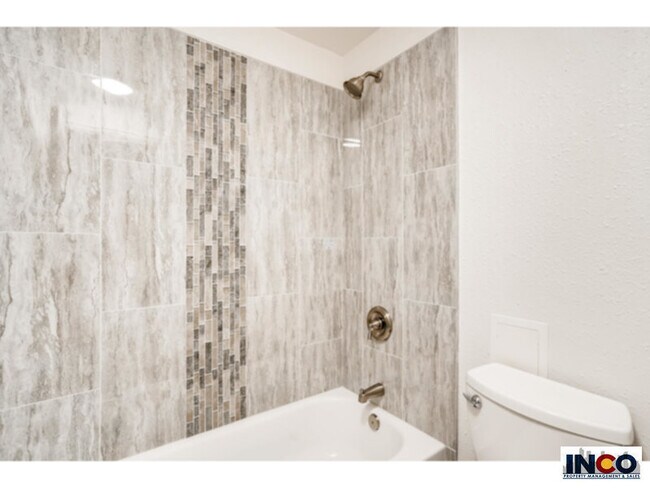 Building Photo - NEWLY REMODELED 1 Bedroom!