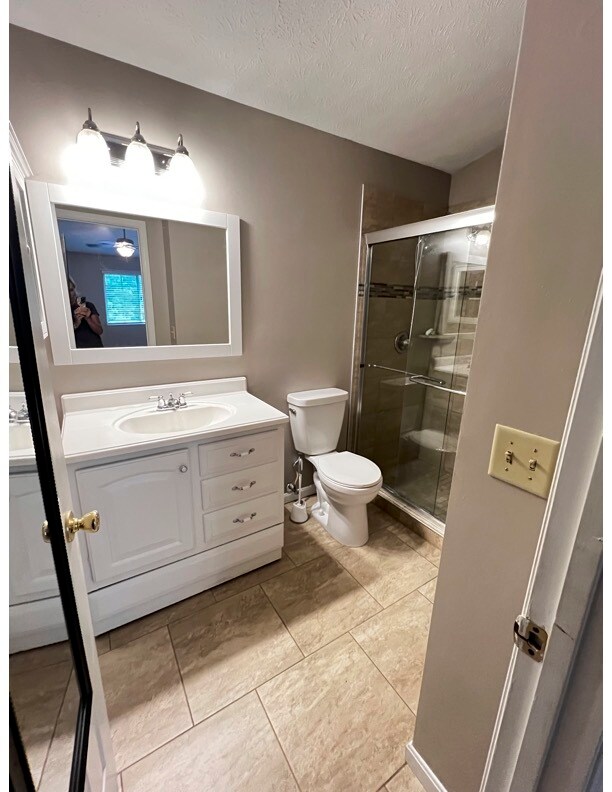 Primary ensuite bath - 7680 Scioto Ct