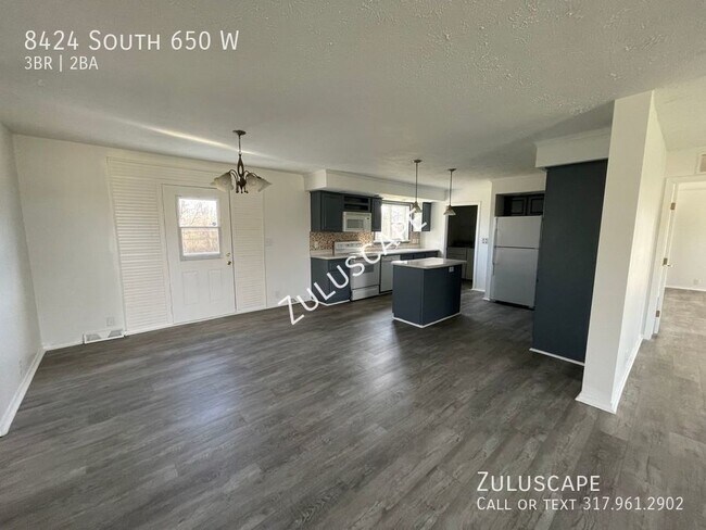 Building Photo - Half Off First Month Rent! 8424 s. 650W / ...