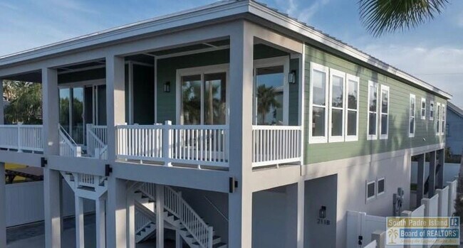 Building Photo - 211A W Mesquite St