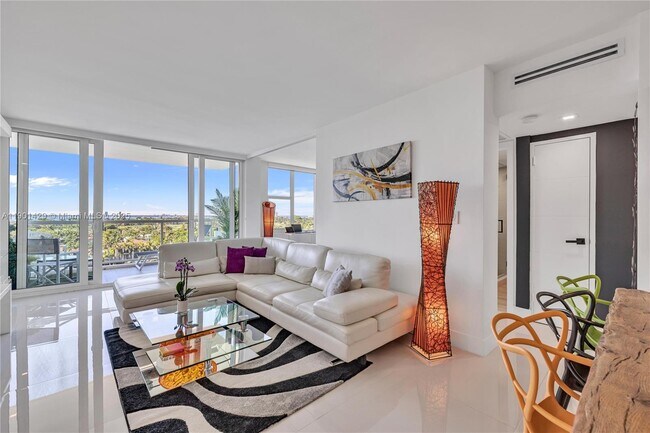 Building Photo - 5600 Collins Ave