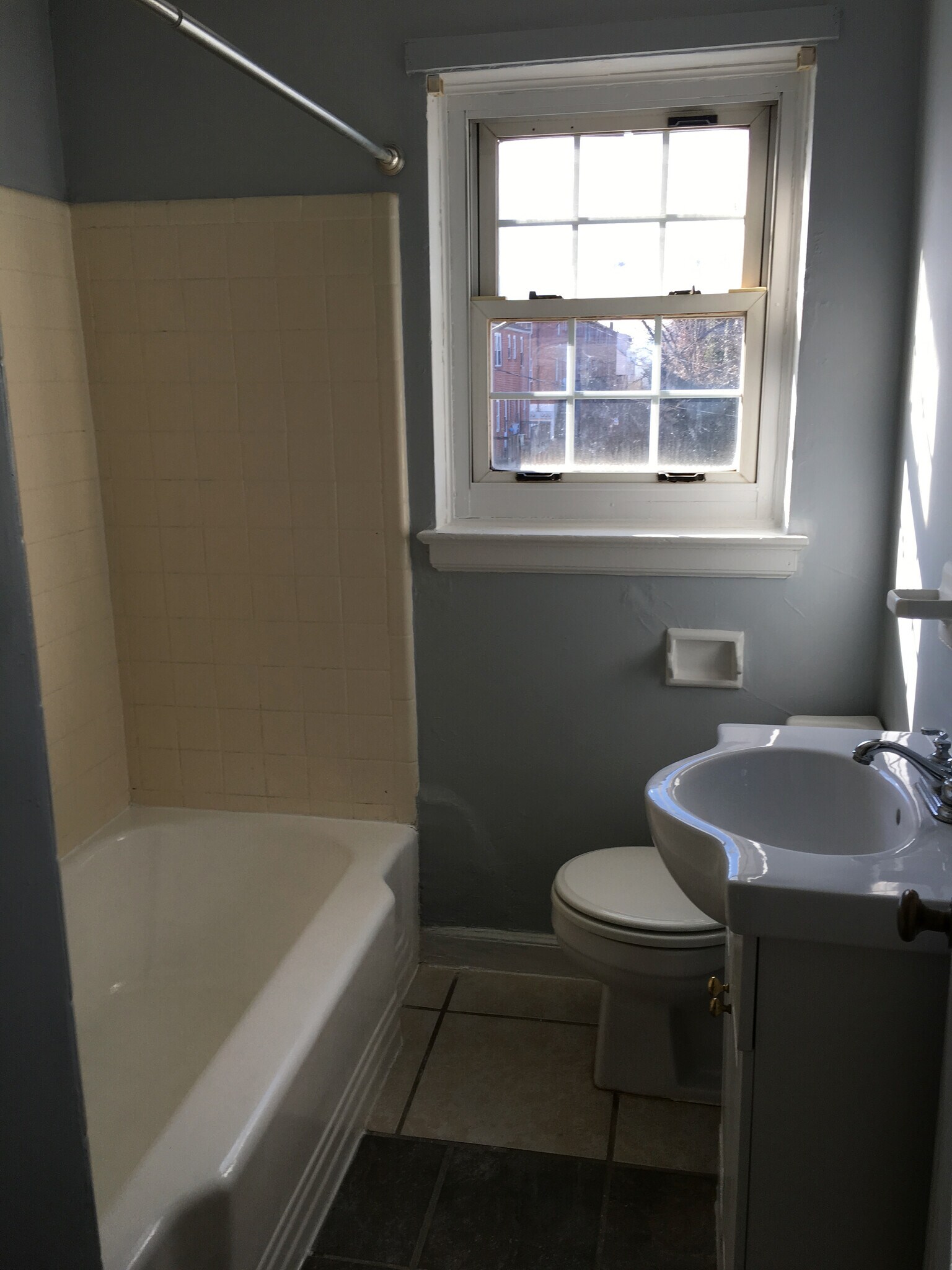 Sample unit - 811 Elizabeth Ave
