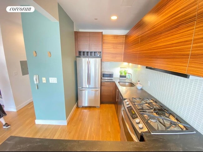 Building Photo - 11-24-24 31st Ave