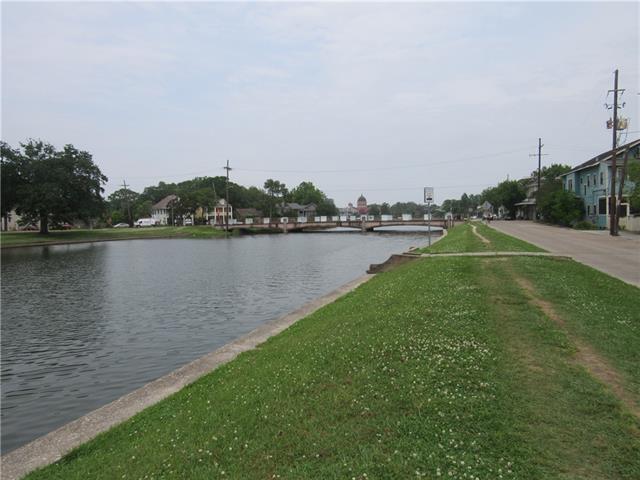 Building Photo - 810 Moss St