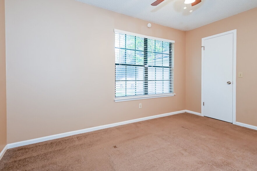 Building Photo - 1364 Trotters Walk Way