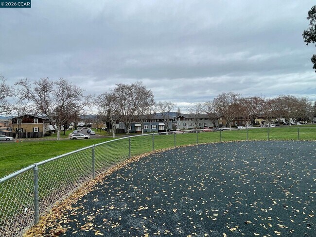 Building Photo - 25 Baldwin St