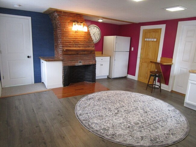 Building Photo - 216 Irving St