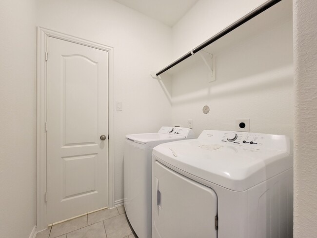 Building Photo - 31351 Horseshoe Meadow Bend Ln