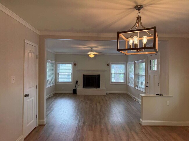 Building Photo - 3BR/2BA Durham Duplex | Utilities Included | Move-In Special: $500 Deposit | Near Duke