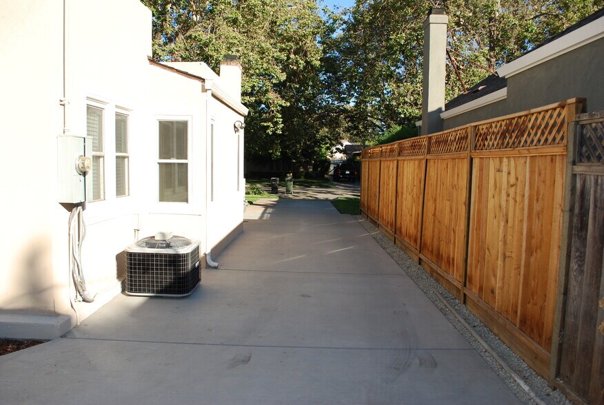 Driveway - 869 Harding Ave