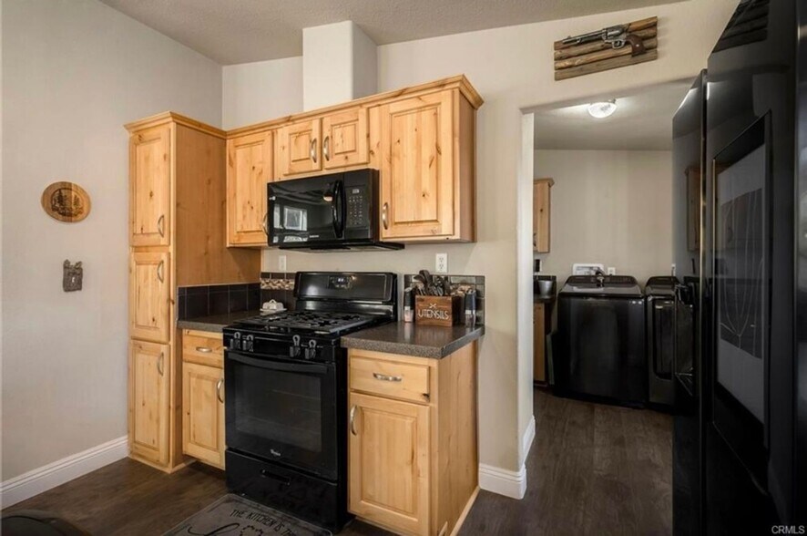 Building Photo - 918 Deer Creek Ln