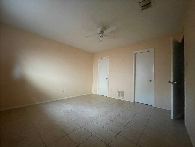 Building Photo - 10751 Corona Ln