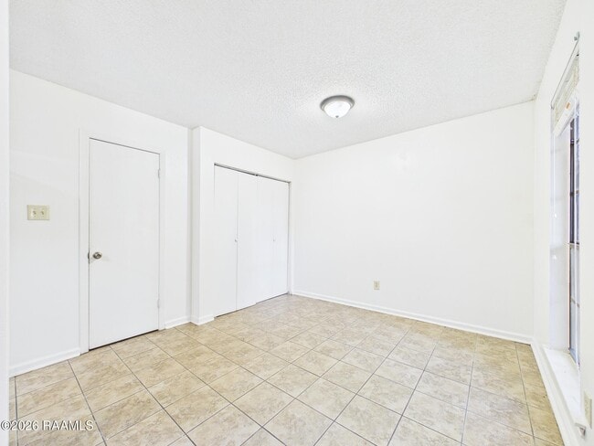 Building Photo - 446 Failla Rd