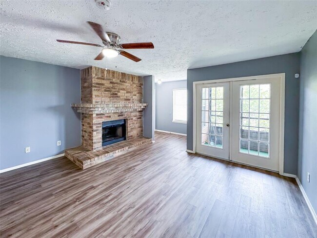 Building Photo - 10555 Turtlewood Ct