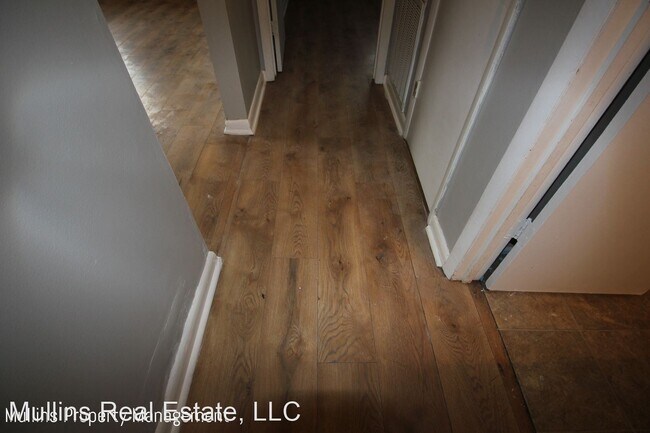 Building Photo - 2 br, 1 bath House - 4628 Woodside Dr.