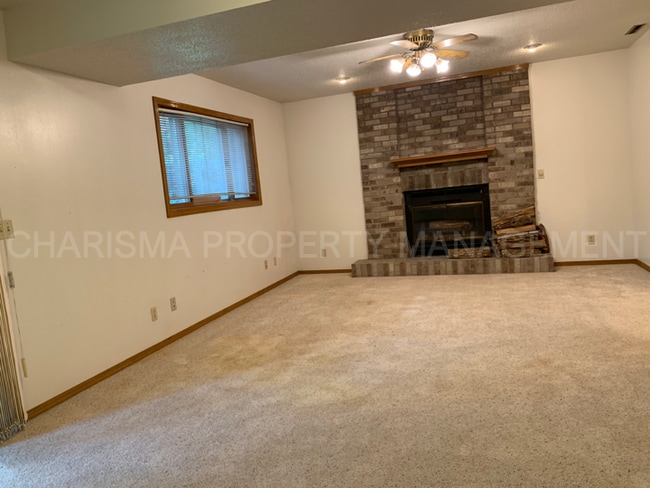Building Photo - 2509 S Groveland Ave