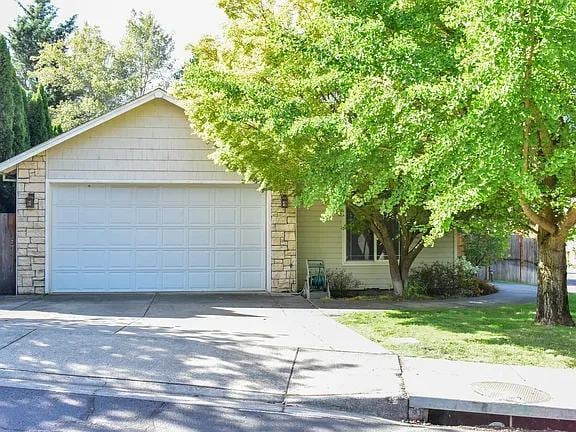 Building Photo - 2914 Farmington Ave