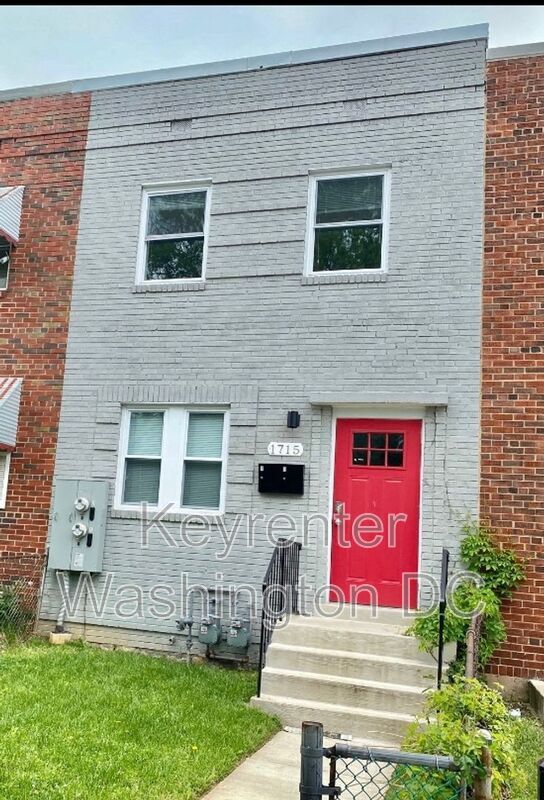 Building Photo - 1715 Montello Ave NE
