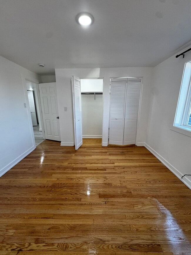 Building Photo - 4656 W 87th St