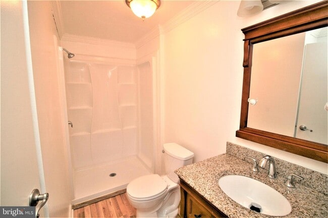 Building Photo - 118 Middle Point Ct