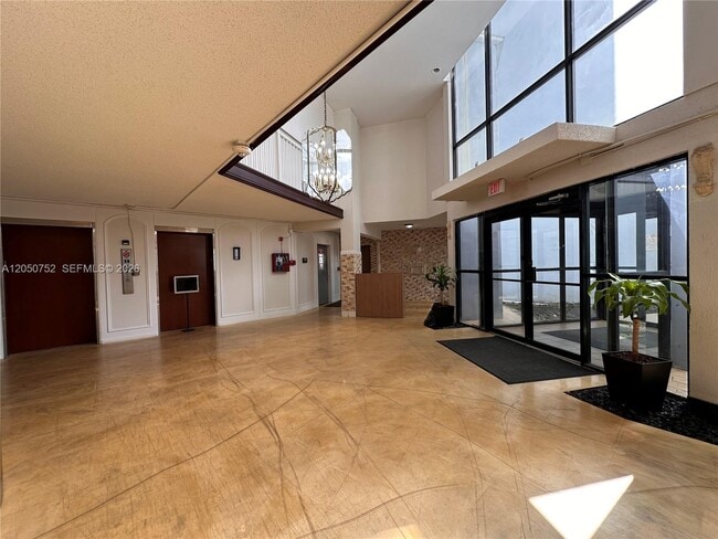Building Photo - 2025 NE 164th St