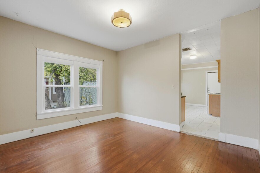 Building Photo - 1341 Hickory St