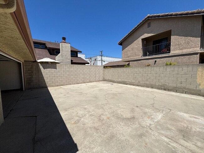 Building Photo - 4301 Green Ave