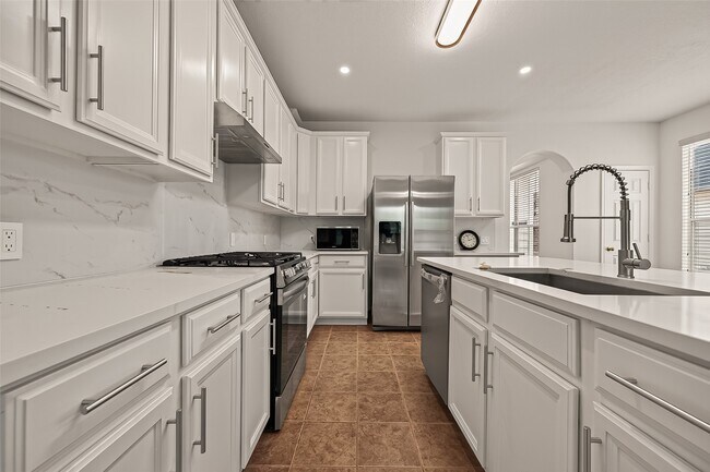 Building Photo - 6118 Breezy Hollow Ln