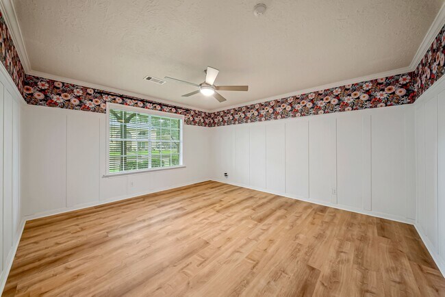 Building Photo - 16326 Heatherdale Dr