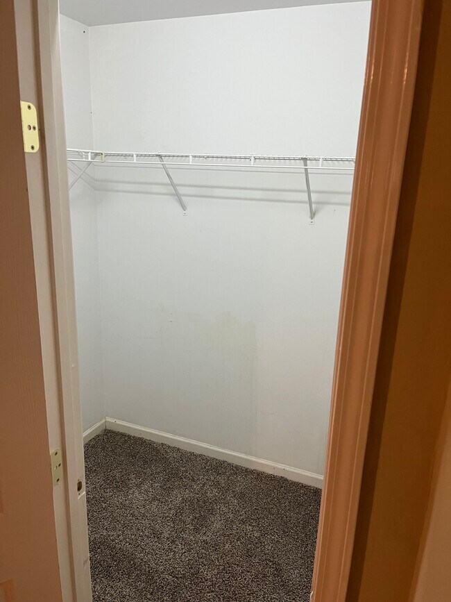 Building Photo - 2148 Zoo Pkwy