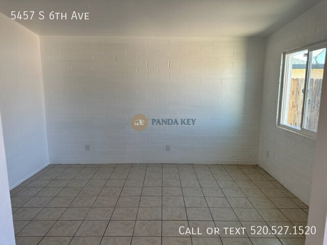 Building Photo - 5457 S 6th Ave