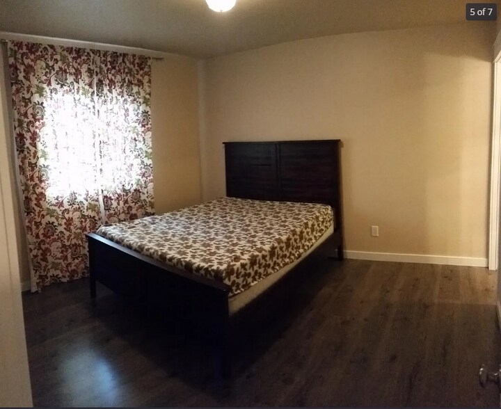 Master Bedroom - 470 Topaz Rd