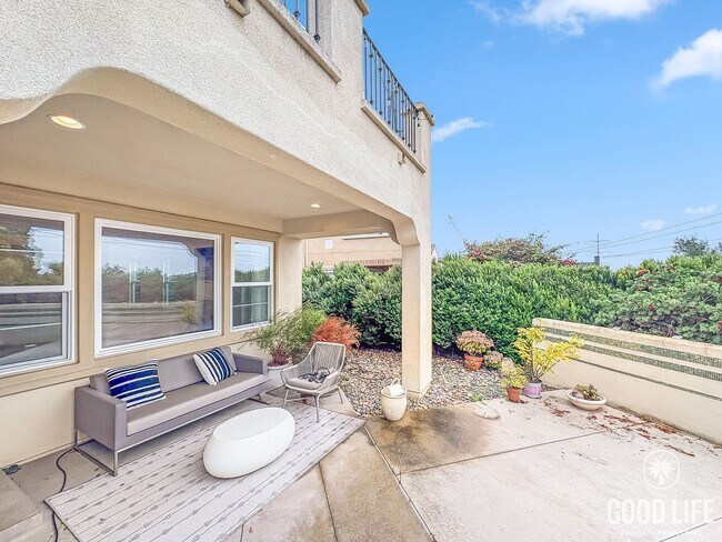 Building Photo - Great 4B/3BA House Available for Lease in ...