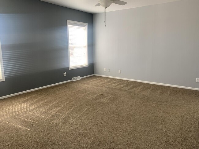 Building Photo - 3838 Sunny Glen Ln