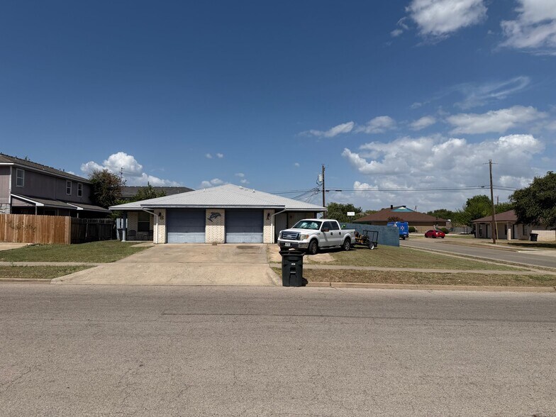 Building Photo - 4307 Shawn Dr