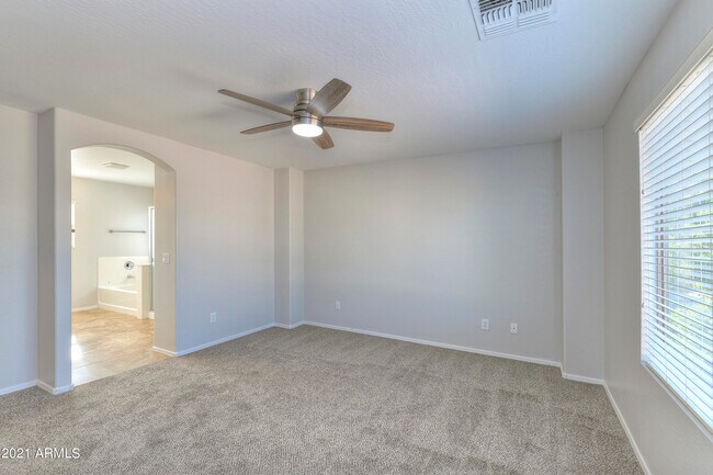 Building Photo - 14174 W Crocus Dr