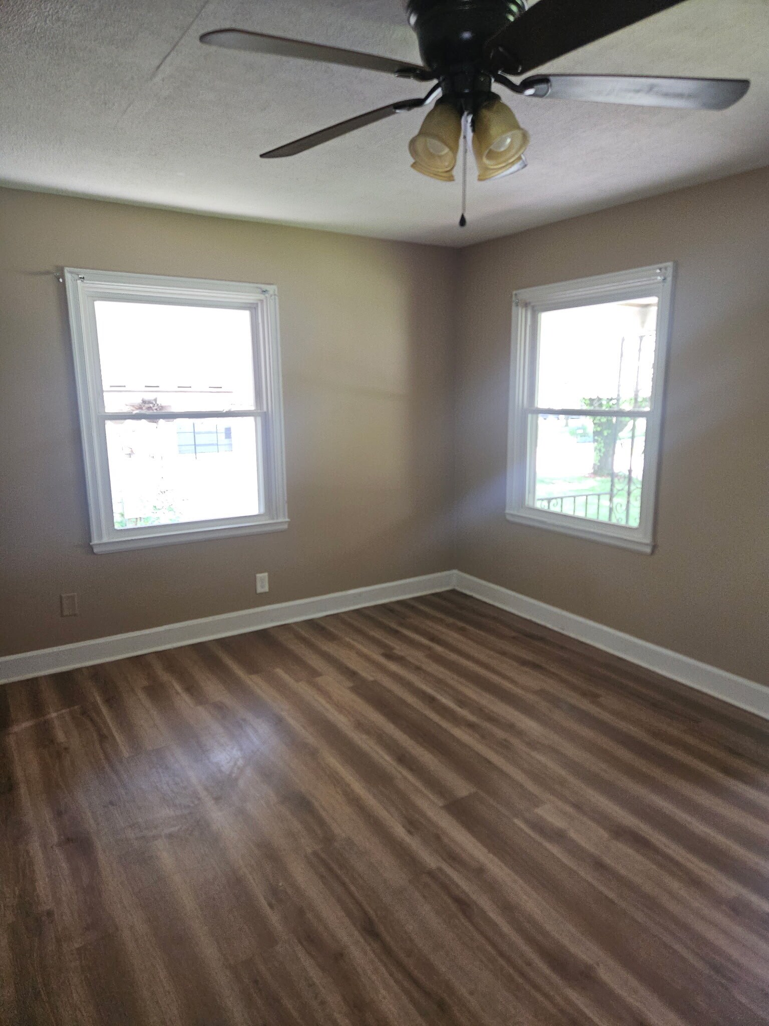 Living space - 1733 Gregg Ave