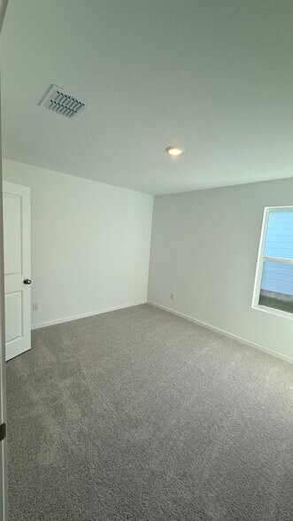 Building Photo - 419 Shearwater Ave