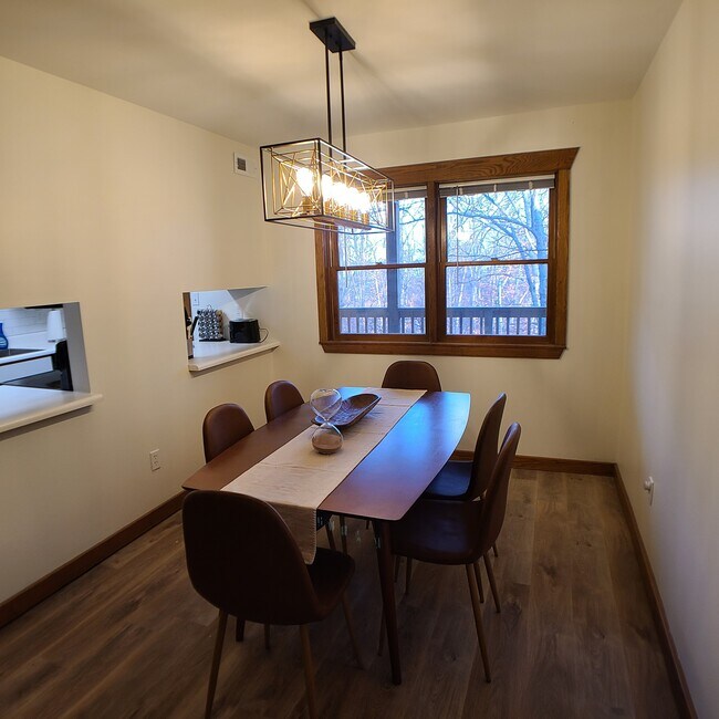 Building Photo - 613 Huntridge Dr