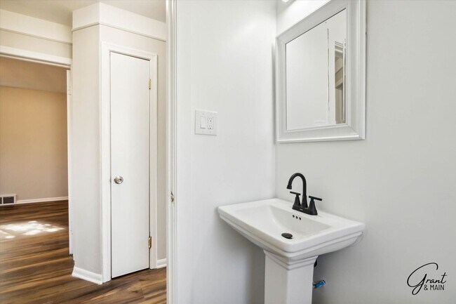 Building Photo - 15470/15472 Greenfield - Vibe Real Estate Investments LLC