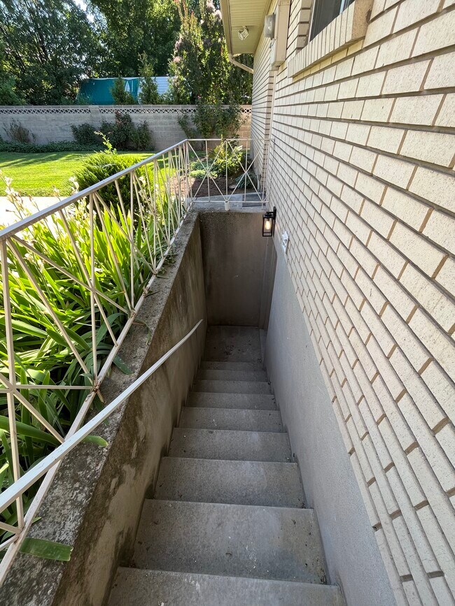 Private entrance - 1868 W 4655 S