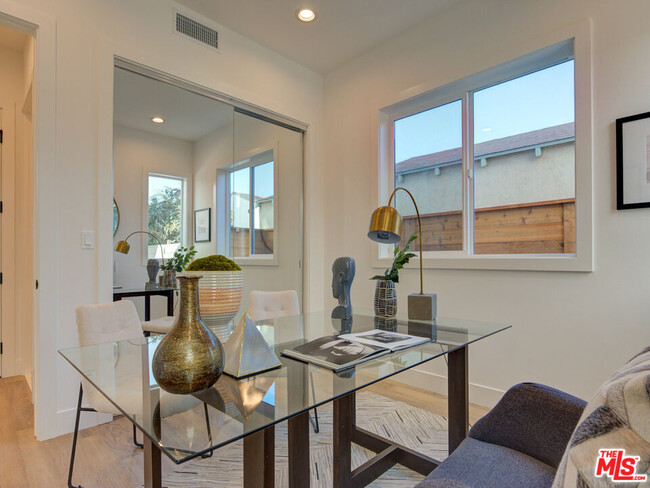 Building Photo - 6016 Comey Ave