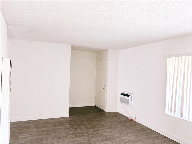 Building Photo - Stoneridge Apartments