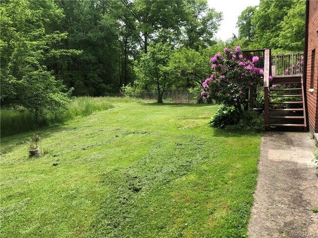 Building Photo - 552 NY-32