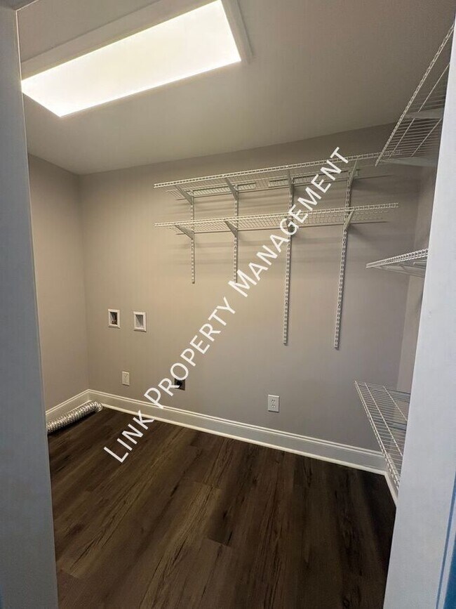 Building Photo - 8233 Harrison Bay Rd