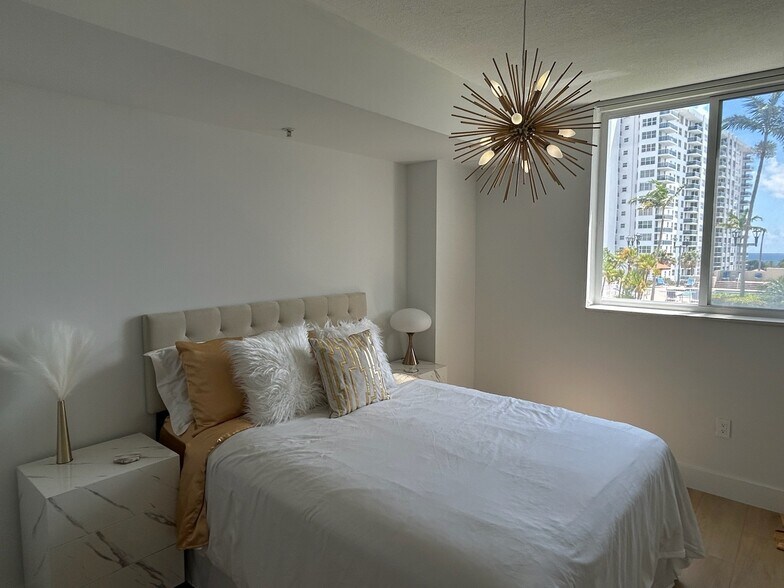 Building Photo - 3020 NE 32nd Ave