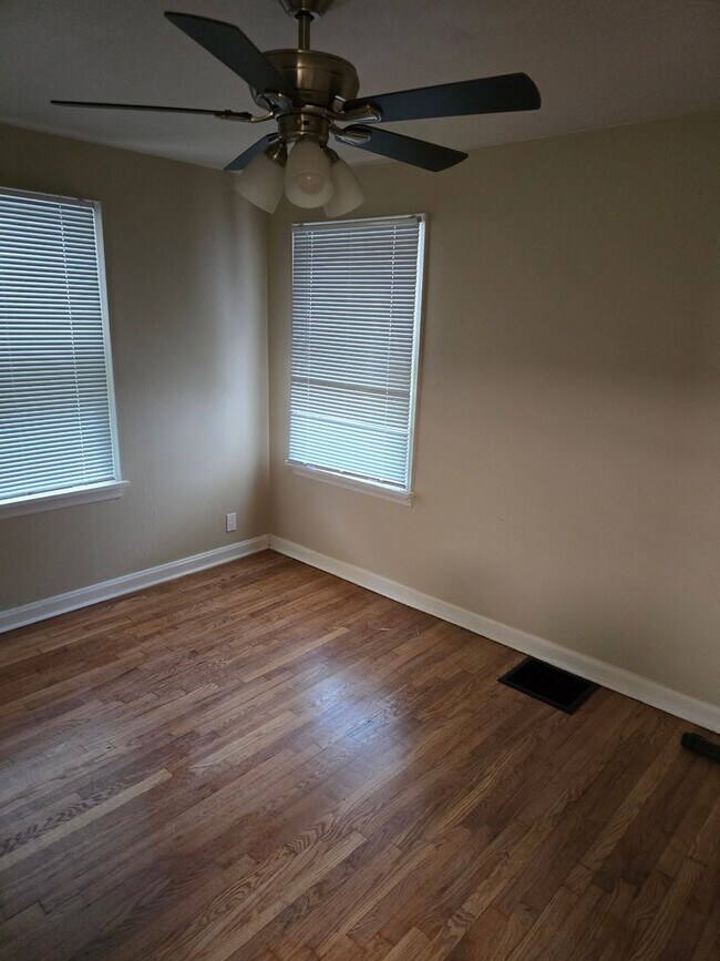 Building Photo - UPDATED 2 Bed 1 Bath  Home with Finished Lower Level & Spacious Backyard in Normandy School District