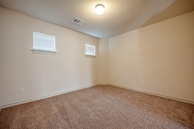 Building Photo - 2211 Argos Dr